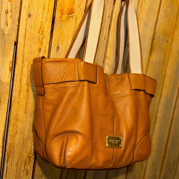 Micheal Kors Brown Leather Shoulder Bag - Picture 10 of 13